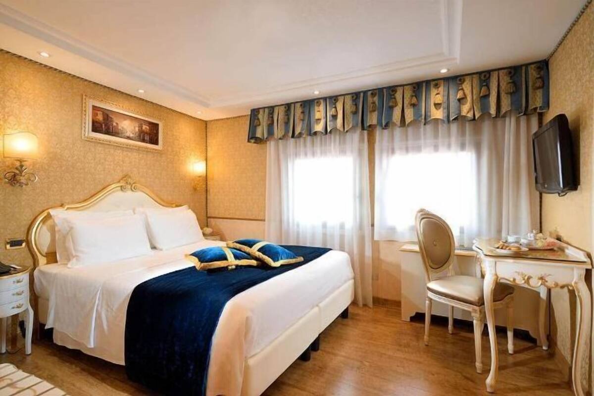 Down comforters, minibar, in-room safe, desk