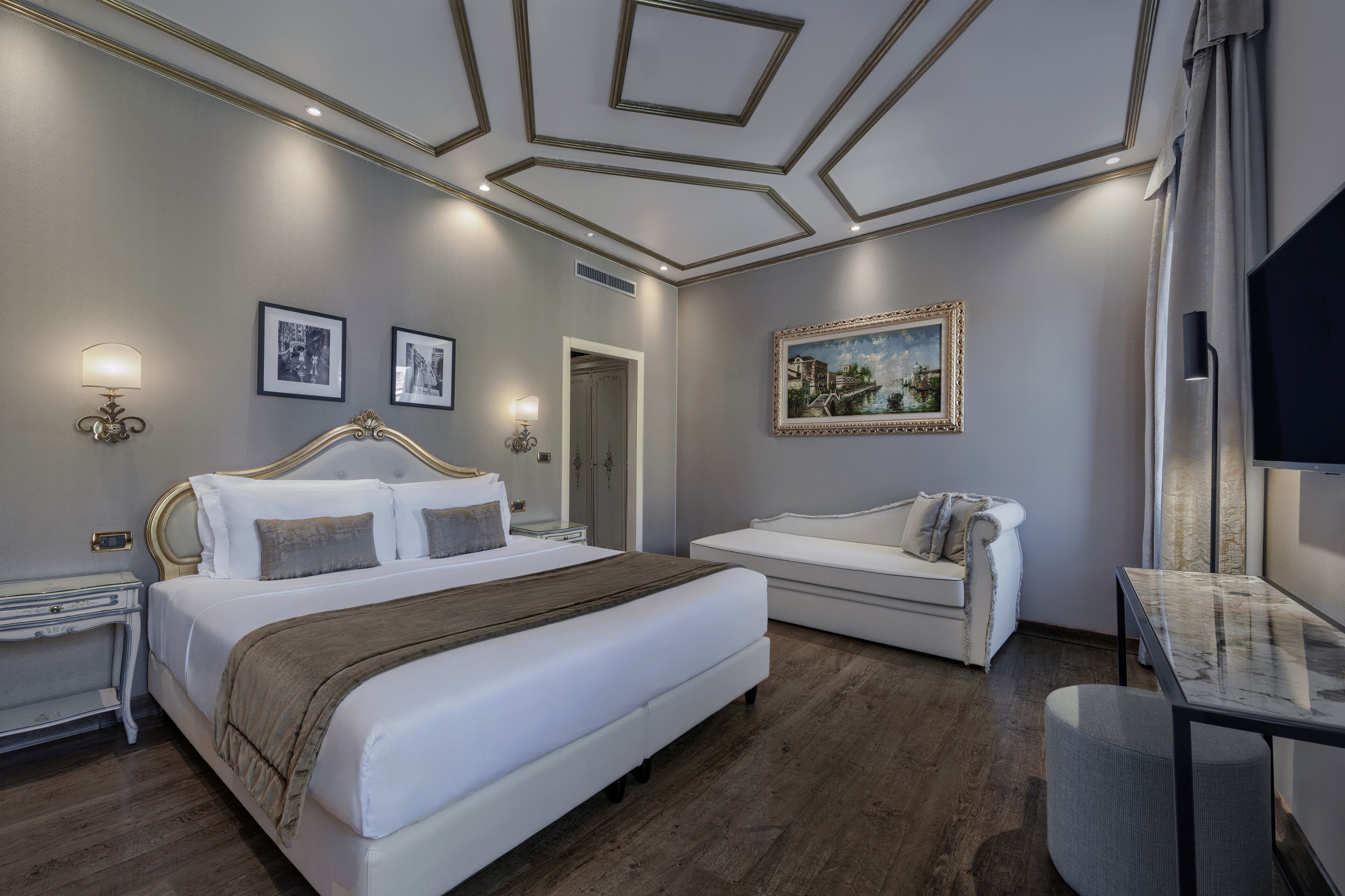 Chambre Classique, 1 grand lit, non-fumeur (with Single Sofabed)