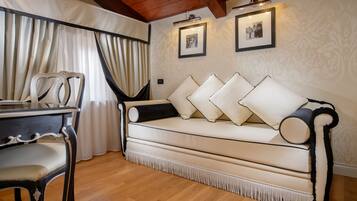 Down comforters, minibar, in-room safe, desk