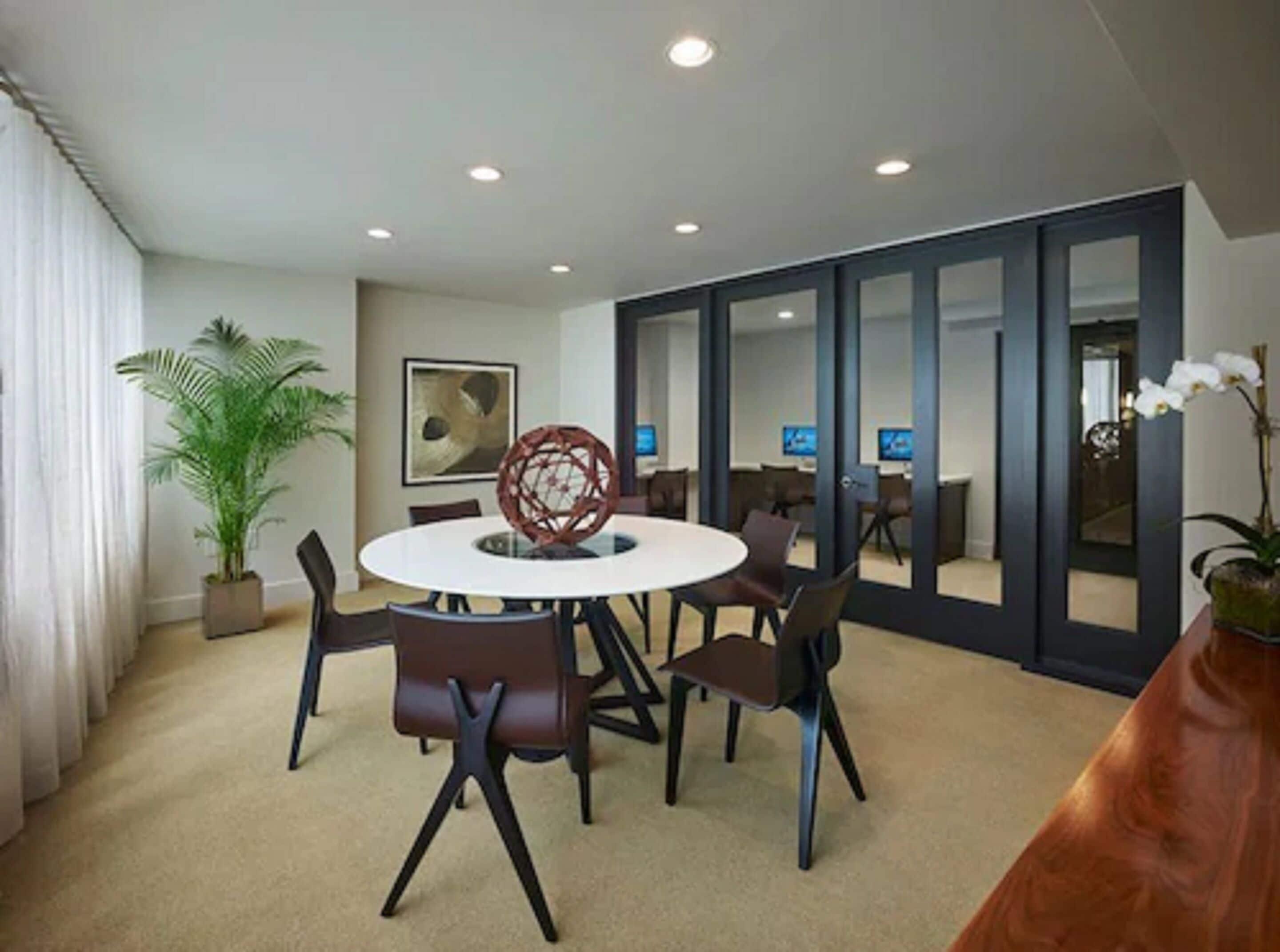 Foto - AKA White House