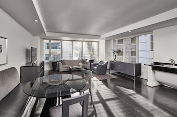Suite, 1 Bedroom, Mobility Accessible (Platinum) | Living room | TV at AKA White House