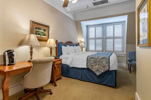 Habitación estándar, 1 cama King size, para no fumadores | Ropa de cama de alta calidad, edredón y camas con pillow-top