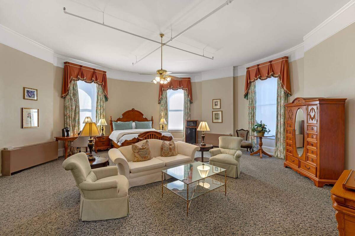 Presidential Suite, 1 King Bed, Non Smoking | Premium bedding, down duvets, pillow-top beds, individually decorated