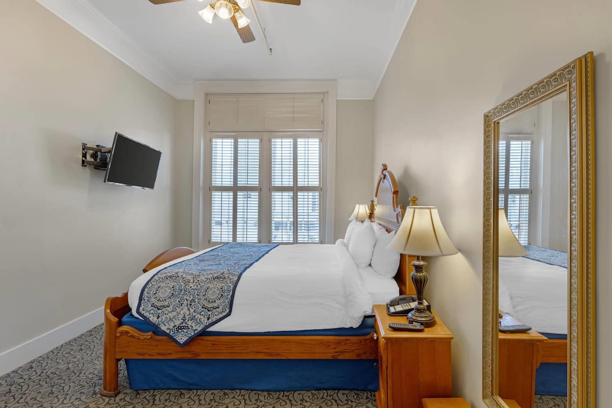 Ropa de cama de alta calidad, cubrecamas y colchones con pillow-top