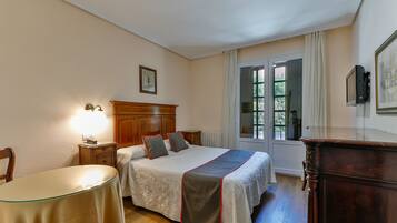 Habitació doble | Caixa forta a l'habitació, escriptori i wifi gratuïta