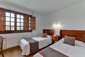 Quarto duplo | Cofres nos quartos, escrivaninha, Wi-Fi de cortesia