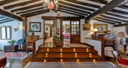 Hotel Santillana