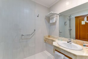 Double Room | Bathroom