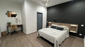 Desk, free WiFi - Inter Plaza Mayor (Madrid)