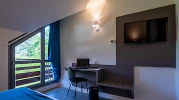 Standard Room | In-room safe, desk, soundproofing, free cribs/infant beds