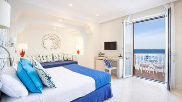 Soluzione Familiare - 2 camere su piano esclusivo - Balcone vista mare frontale | Premium bedding, minibar, in-room safe, individually decorated