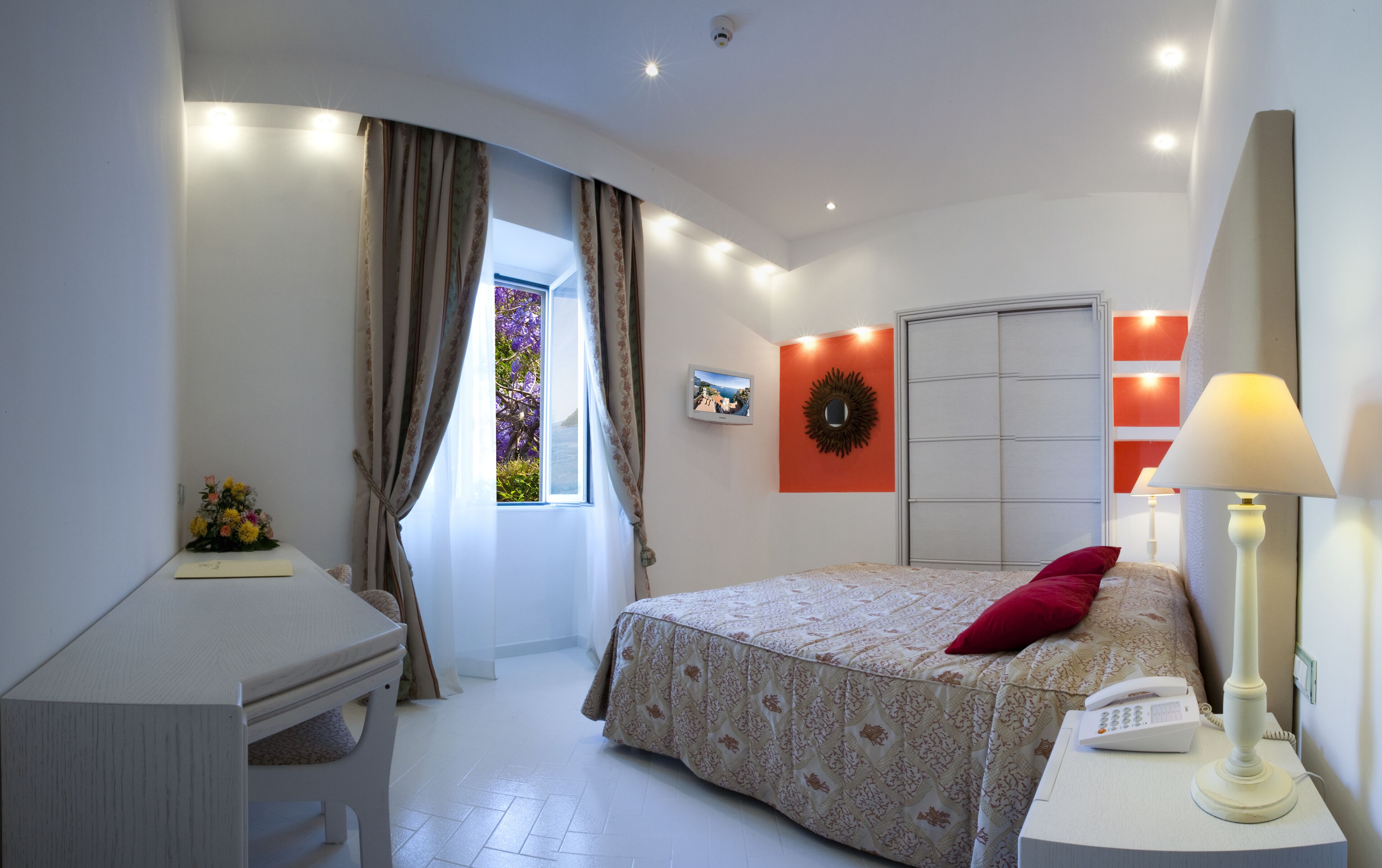 classic double or twin room, partial sea view | 2 bedrooms, minibar, in-room safe, individually decorated