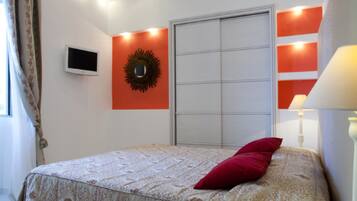 Premium bedding, minibar, in-room safe, desk