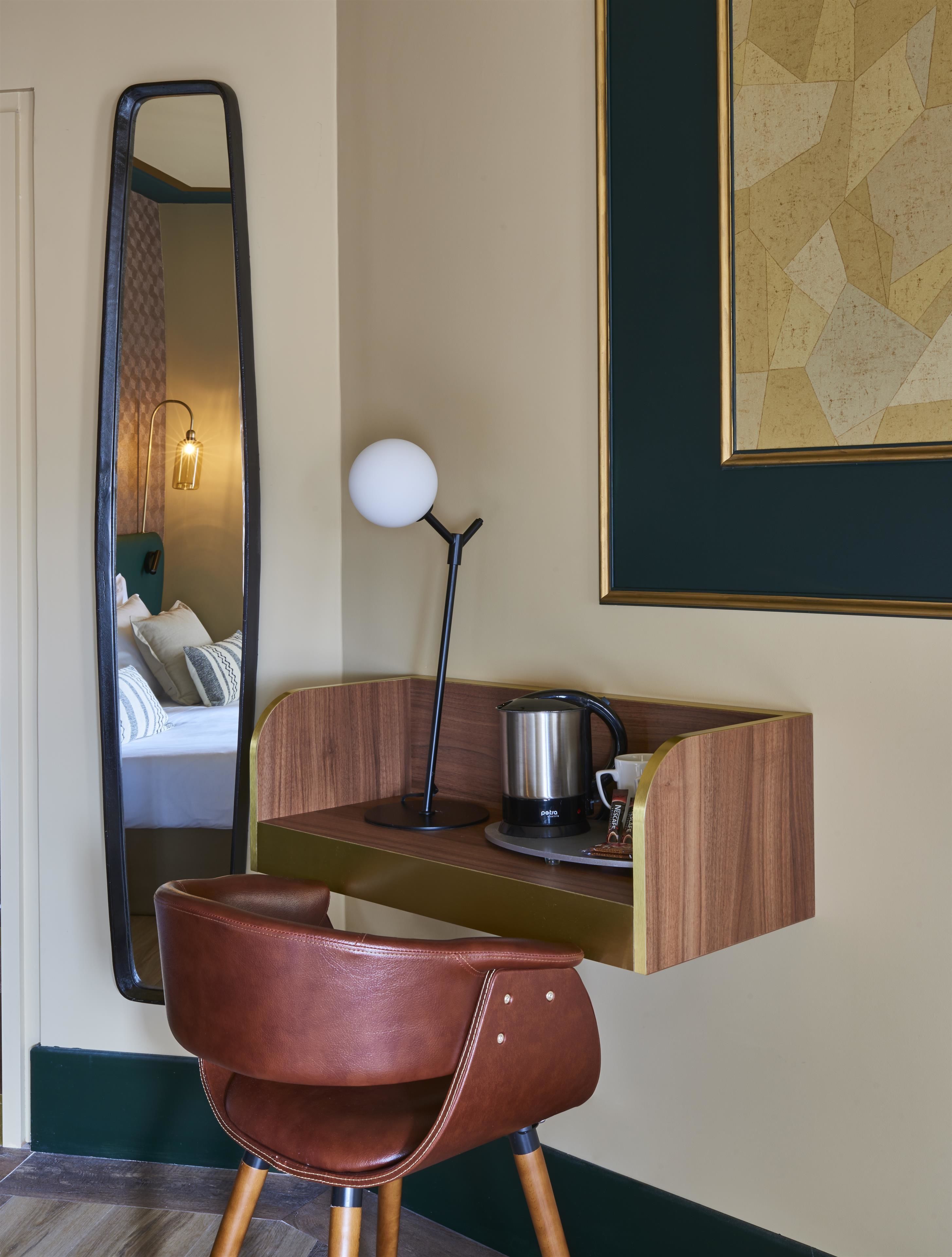 in-room safe, desk, laptop workspace, soundproofing