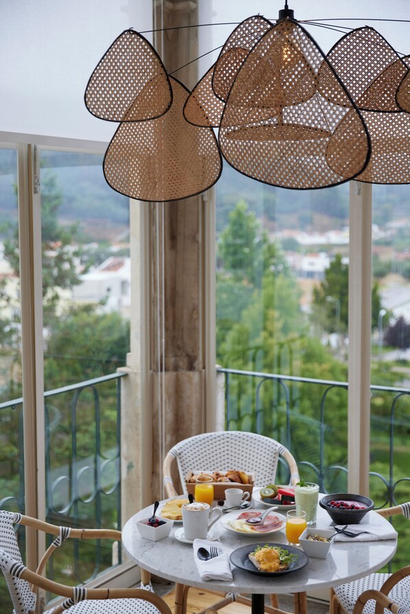 Breakfast meal