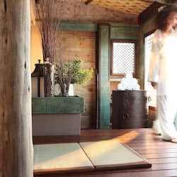 Couples treatment room(s), body treatments, hot stone massages