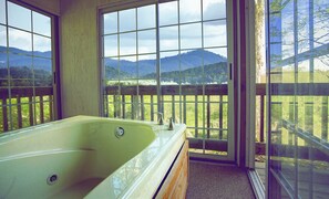 Family Cabin (Redbud Cabin) | Private spa tub - Nolichuckey Bluffs Cabins (Greeneville)