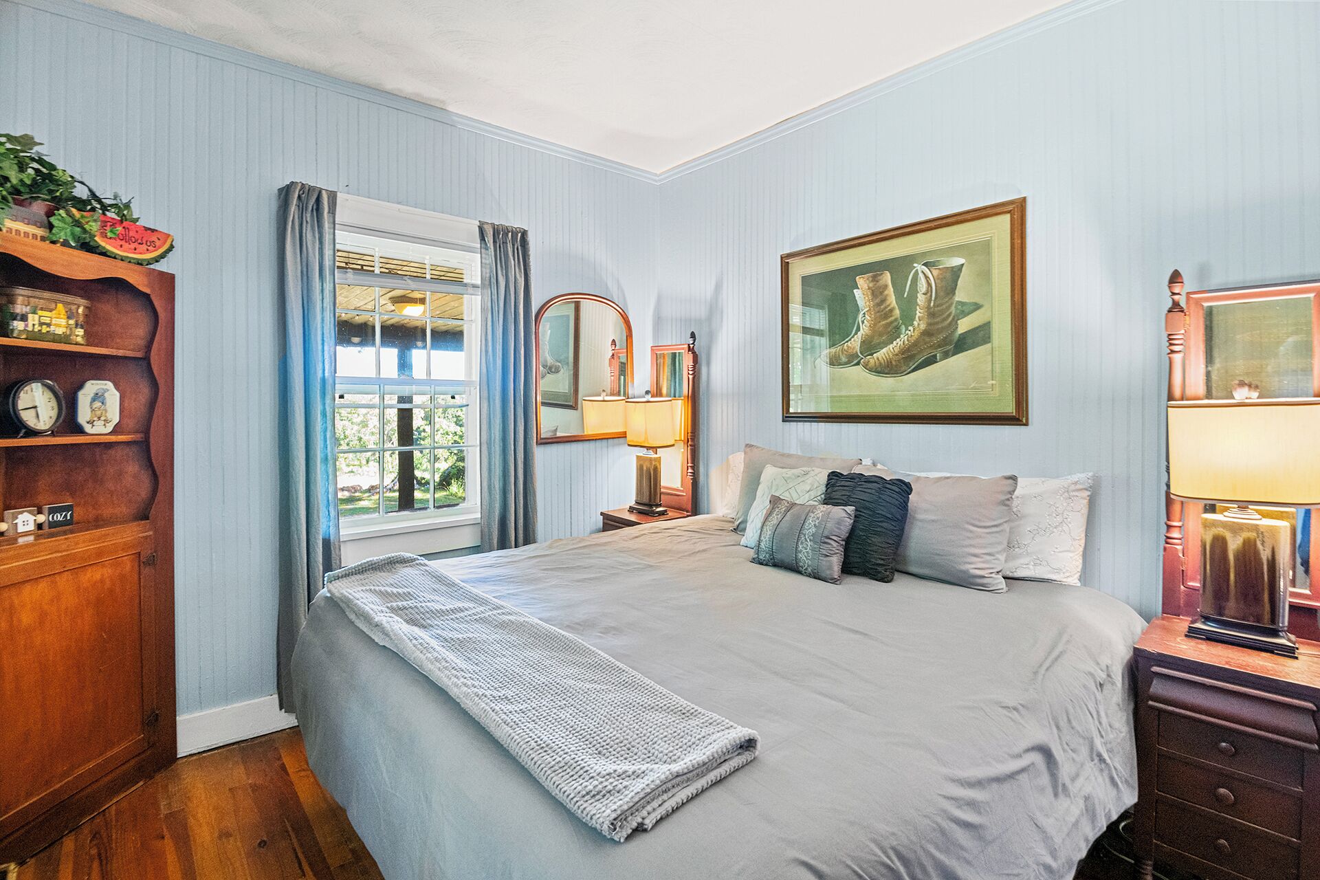 Comfort-mökki, 2 makuuhuonetta, jokinäköala, vuorten lähellä (Log Cabin) | 2 makuuhuonetta, yksilöllisesti sisustettu, yksilöllisesti kalustettu
