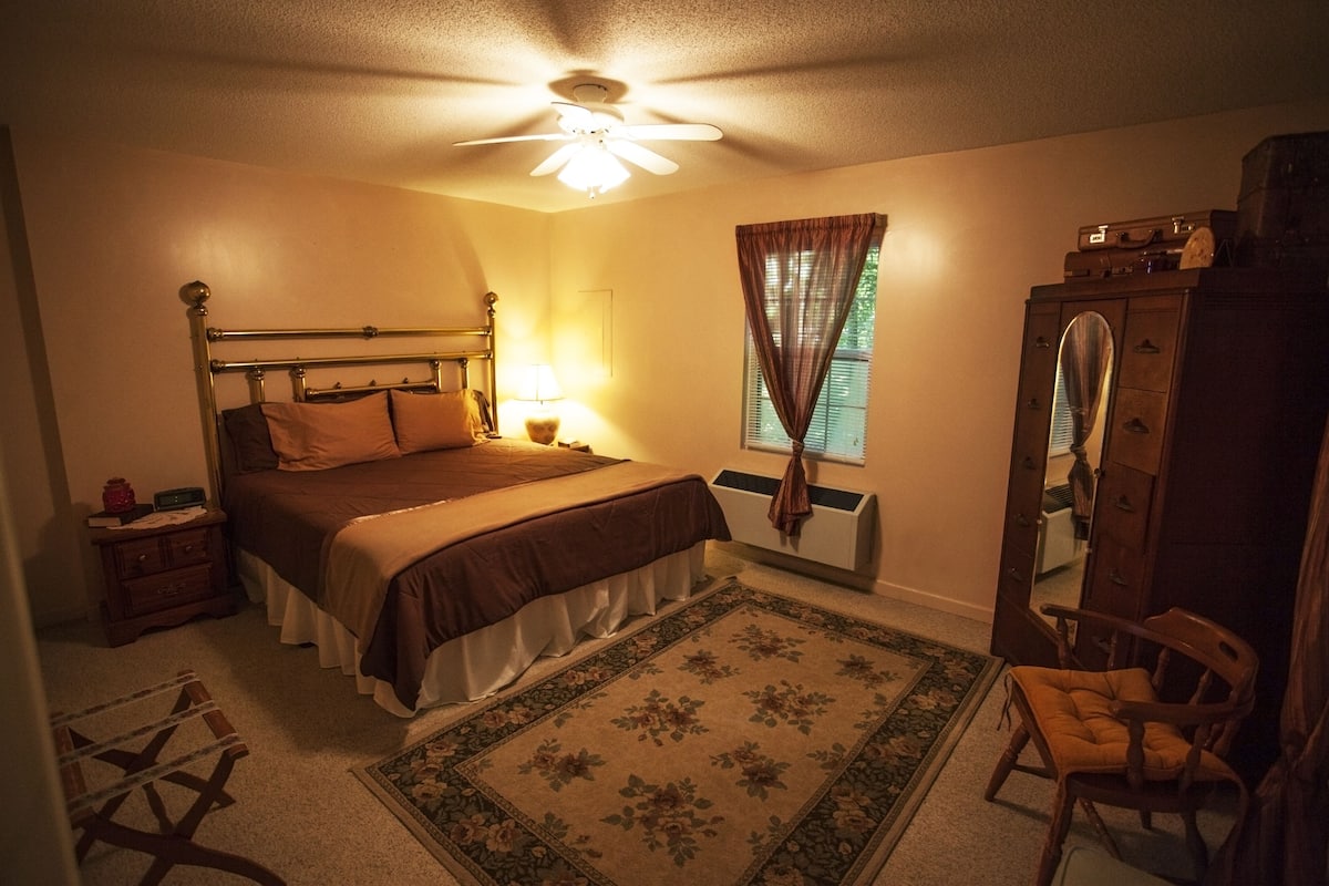 2 habitaciones, decoración personalizada y muebles diferentes