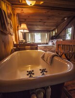 Signature Cabin (Loft At The Mill) | 2 bedrooms, individually decorated, individually furnished