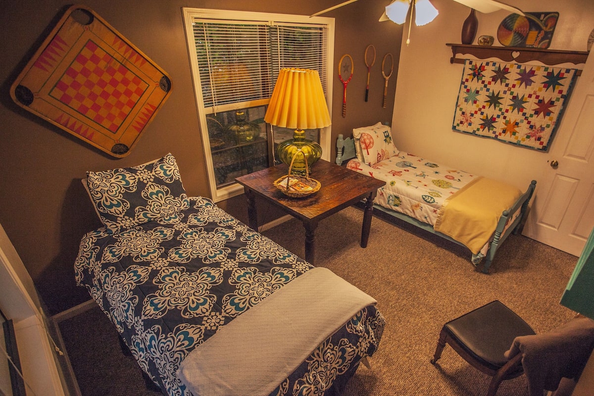 2 habitaciones, decoración personalizada y muebles diferentes