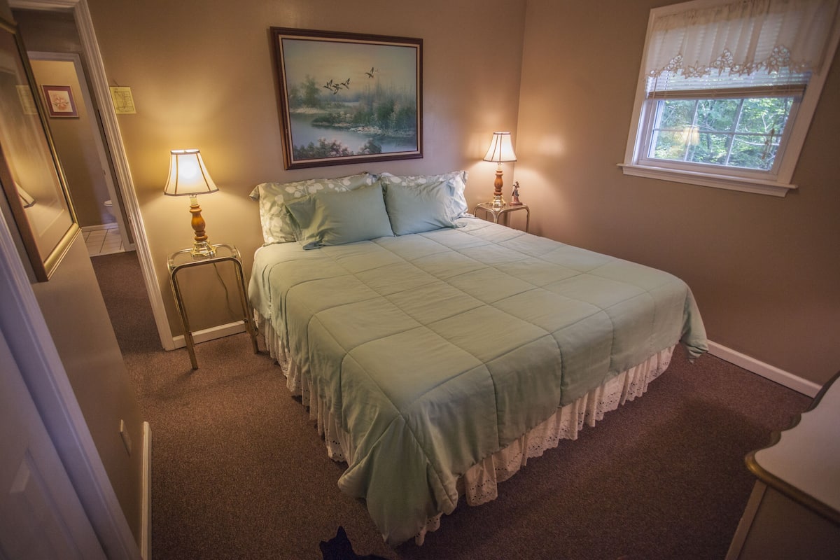 2 habitaciones, decoración personalizada y muebles diferentes