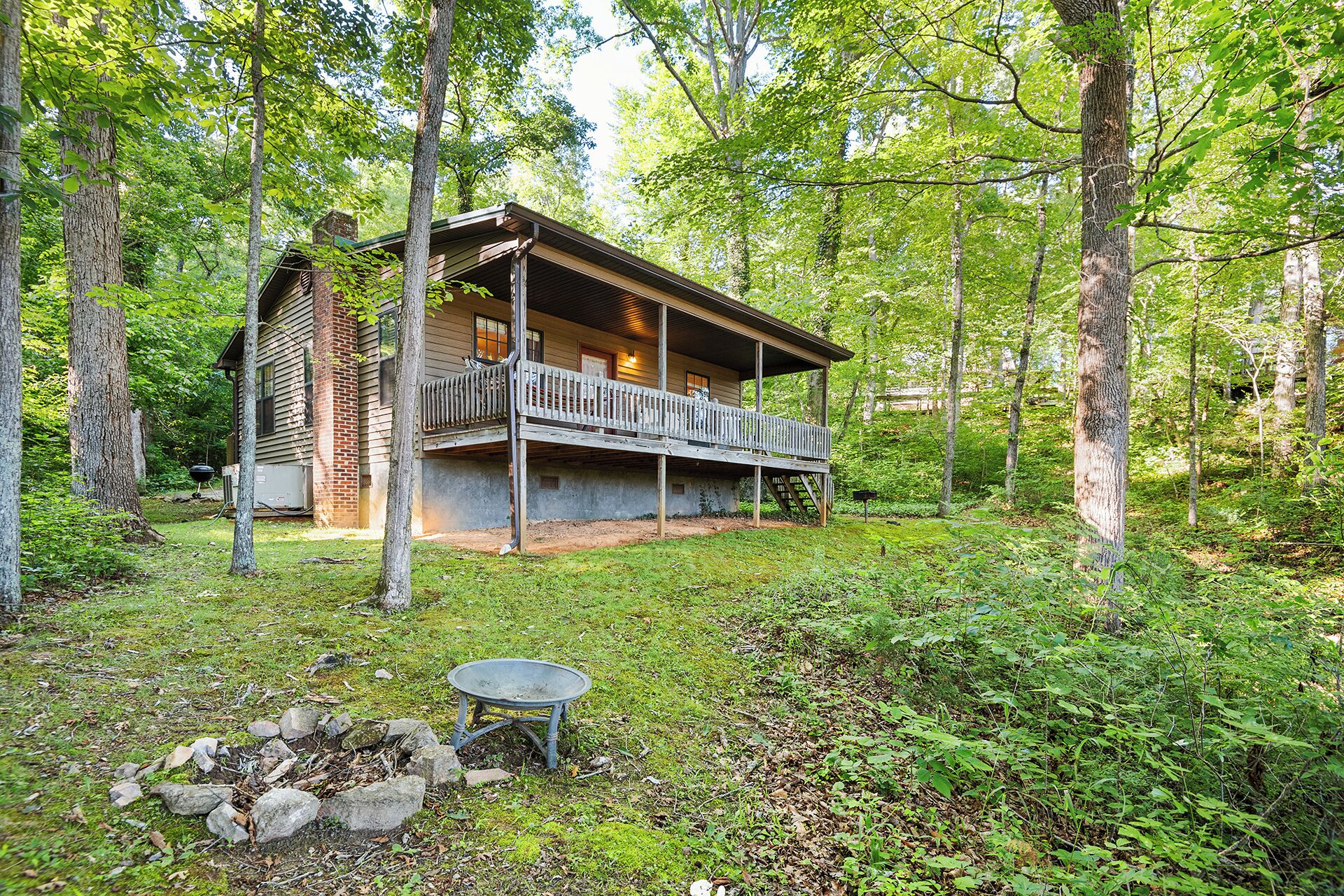 Hytte – comfort, 2 soverom, kjøkken, elveutsikt (Dogwood Cabin) | Terrasse/patio
