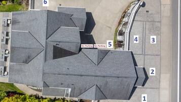 Parkir mandiri gratis