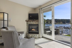 Deluxe kamer, 1 kingsize bed, open haard, aan zee | Interieur