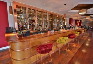 2 bars/lounges, cocktail bar - Royal Exeter Hotel (Bournemouth)