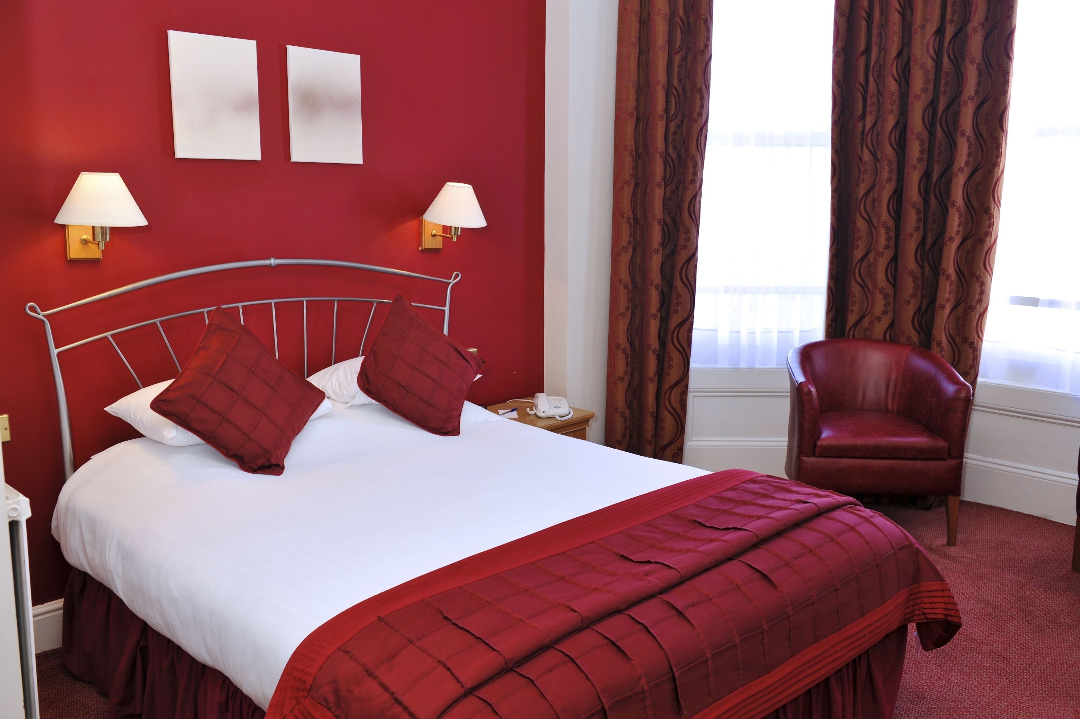 Photo - Royal Exeter Hotel