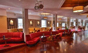 2 Bars/Lounges, Cocktailbar