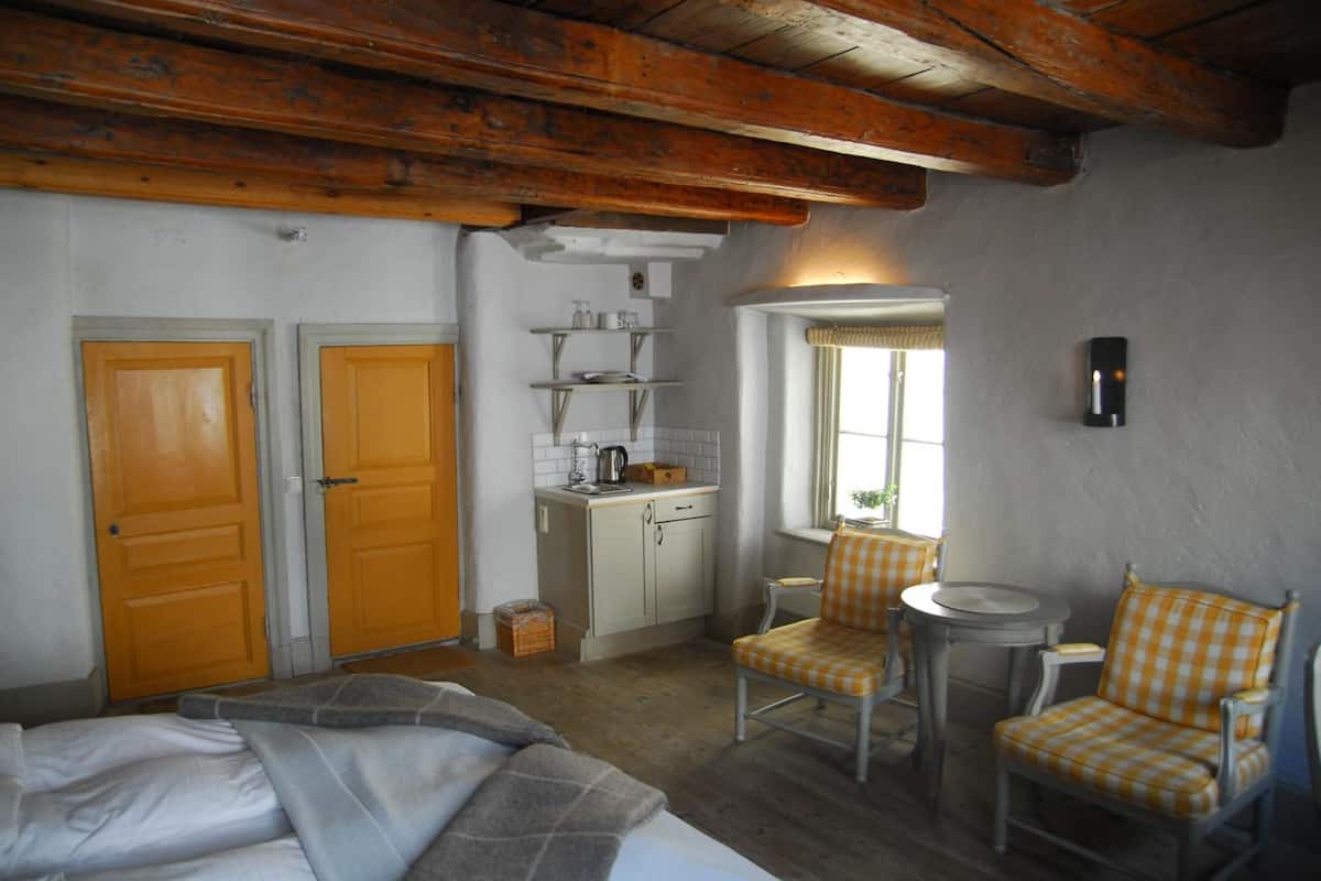 1 bedroom, minibar, in-room safe, desk