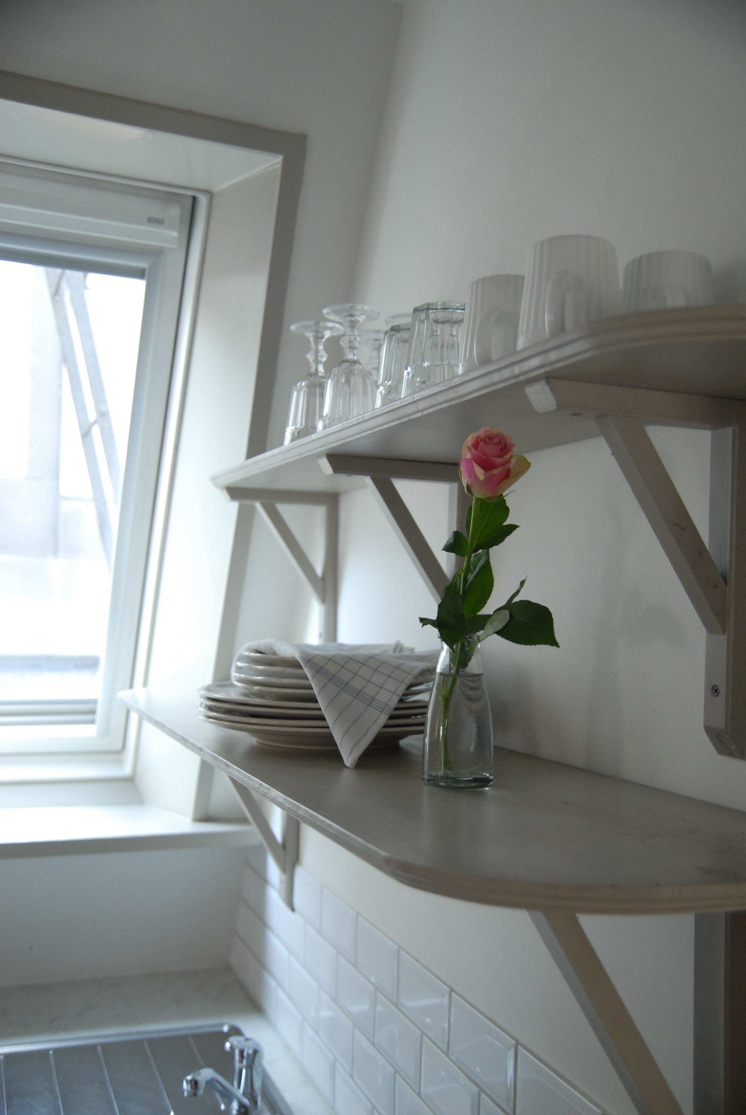 Suite | Privat tekøkken | Køleskab, kaffe-/temaskine, elkedel, køkkentøj/tallerkener/redskaber