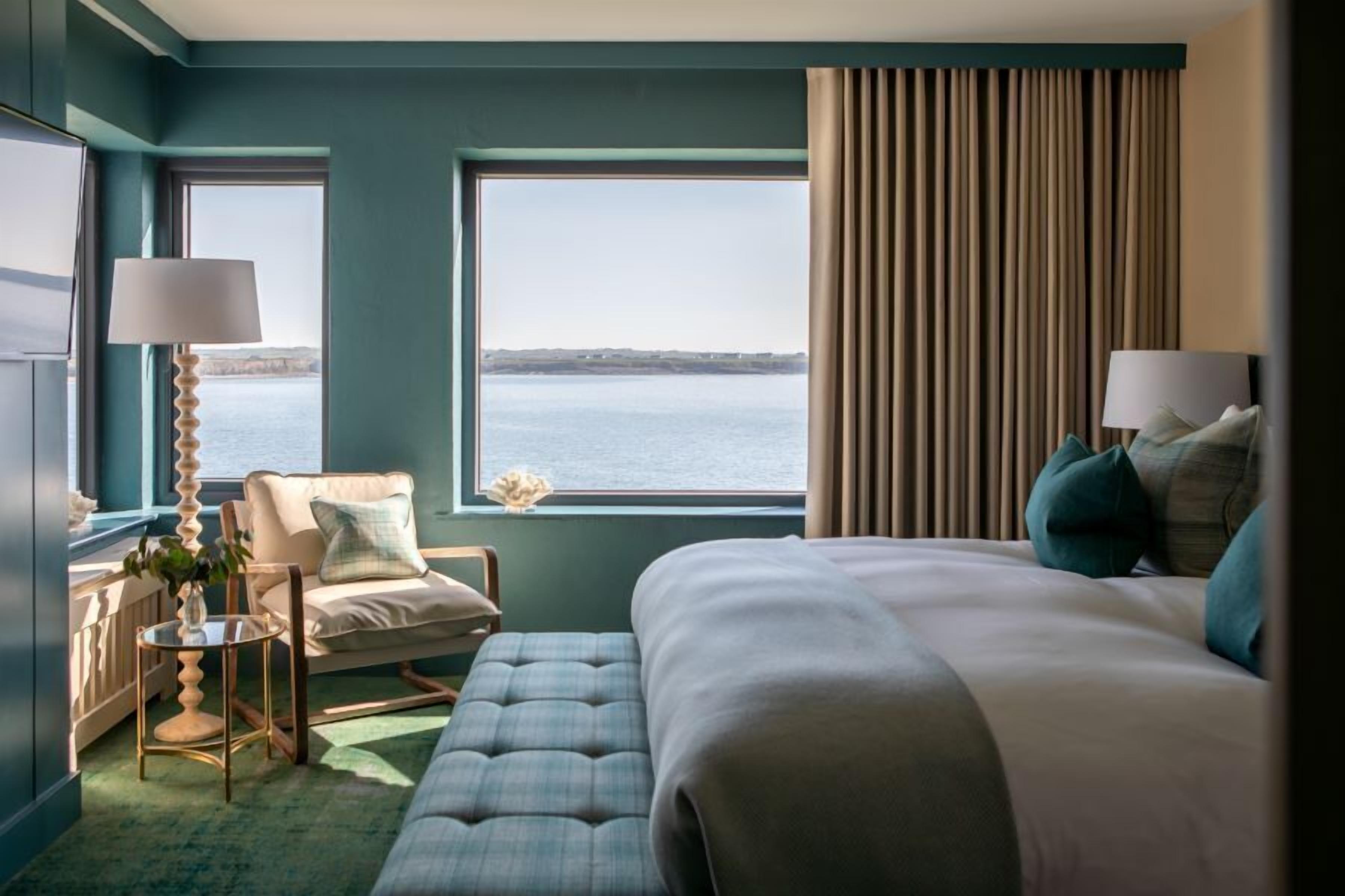 Double Room, Sea View | In-room safe, desk, blackout drapes, iron/ironing board
