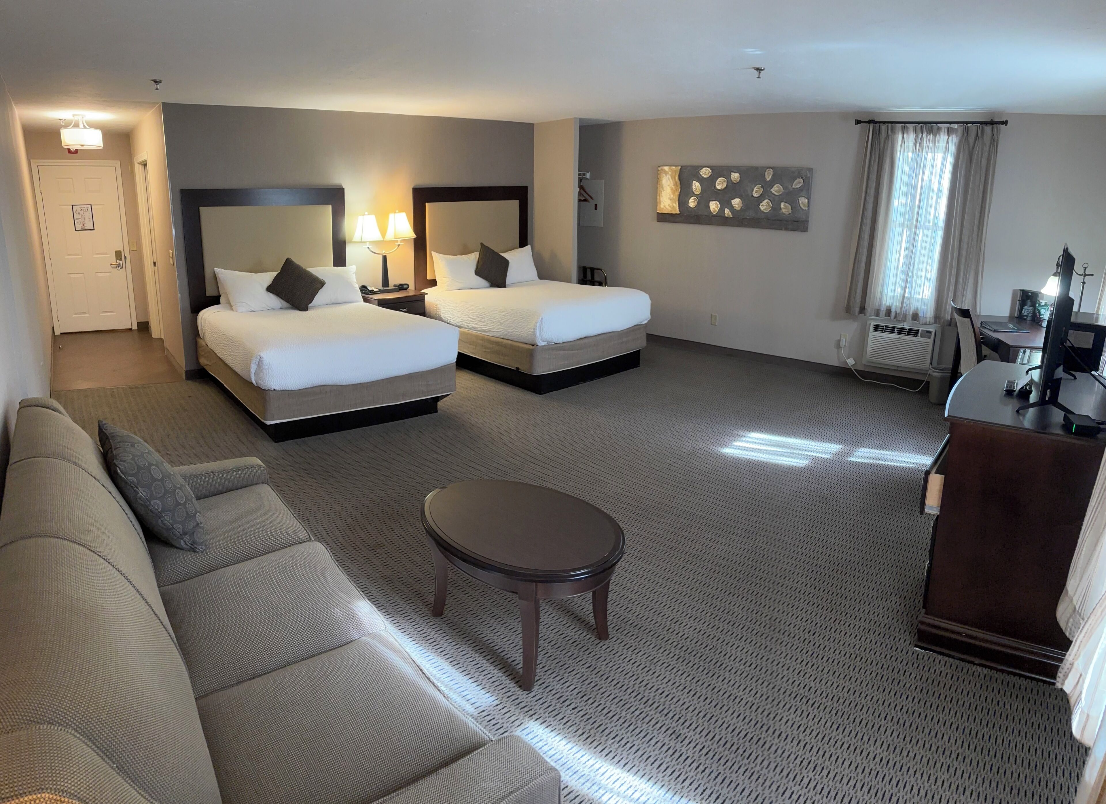 Single Room, Multiple Beds, Roll-in Shower | Iron/ironing board, free WiFi, bed sheets