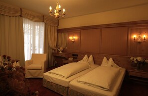 Allergikerbettwaren, Zimmersafe, Verdunkelungsvorhänge