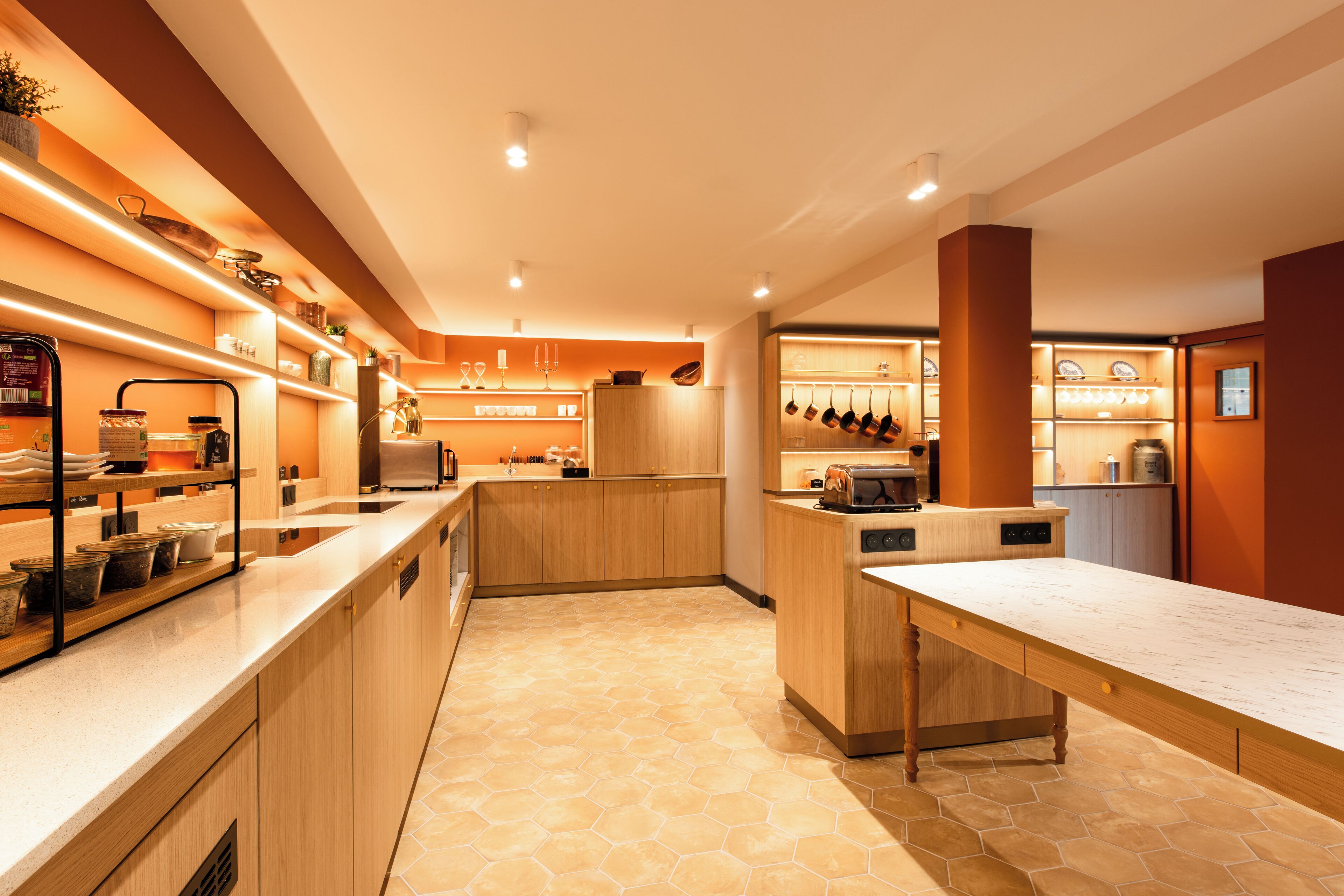 Tägliches großes Frühstück (19 EUR pro Person)