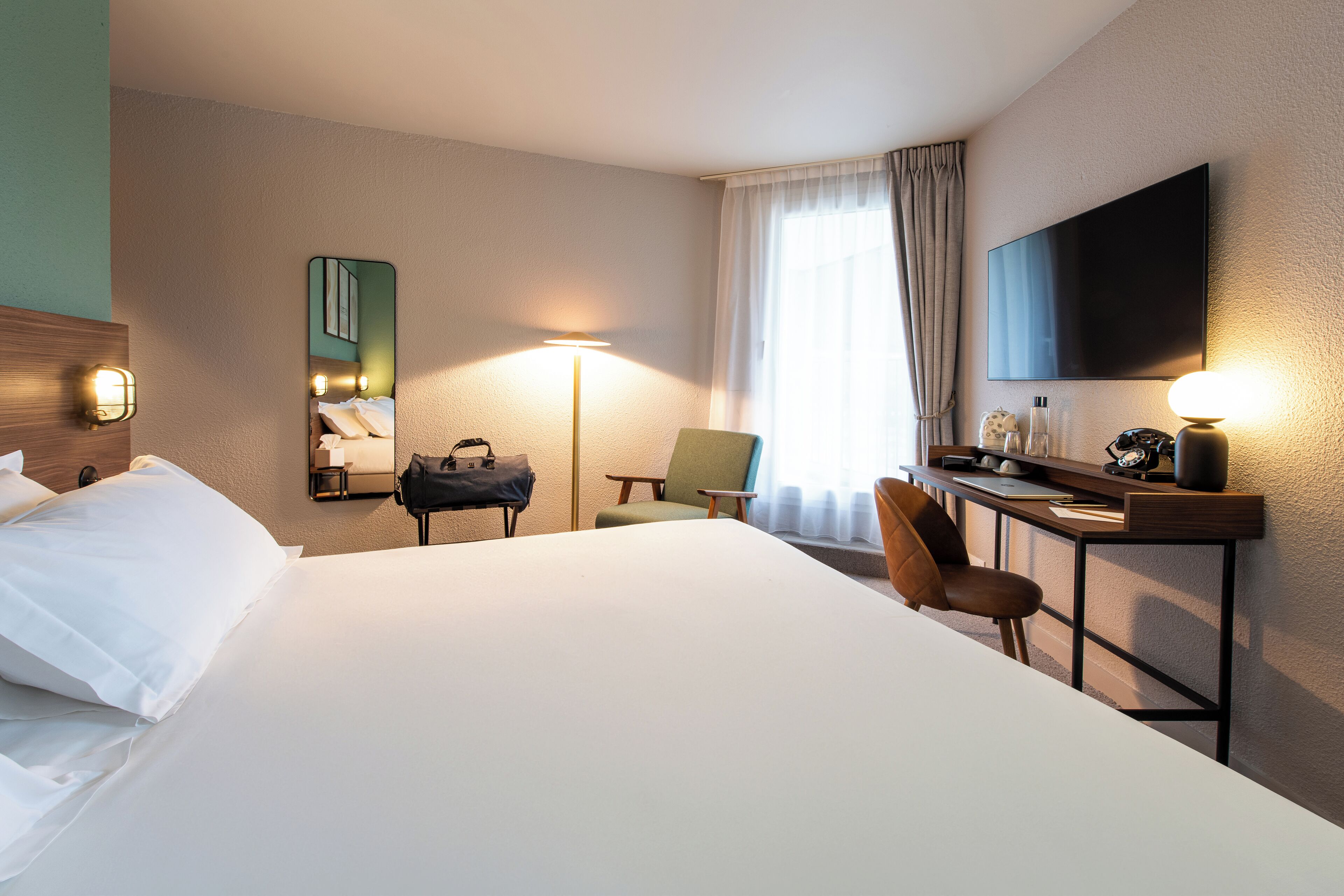 In-room safe, laptop workspace, blackout curtains, soundproofing