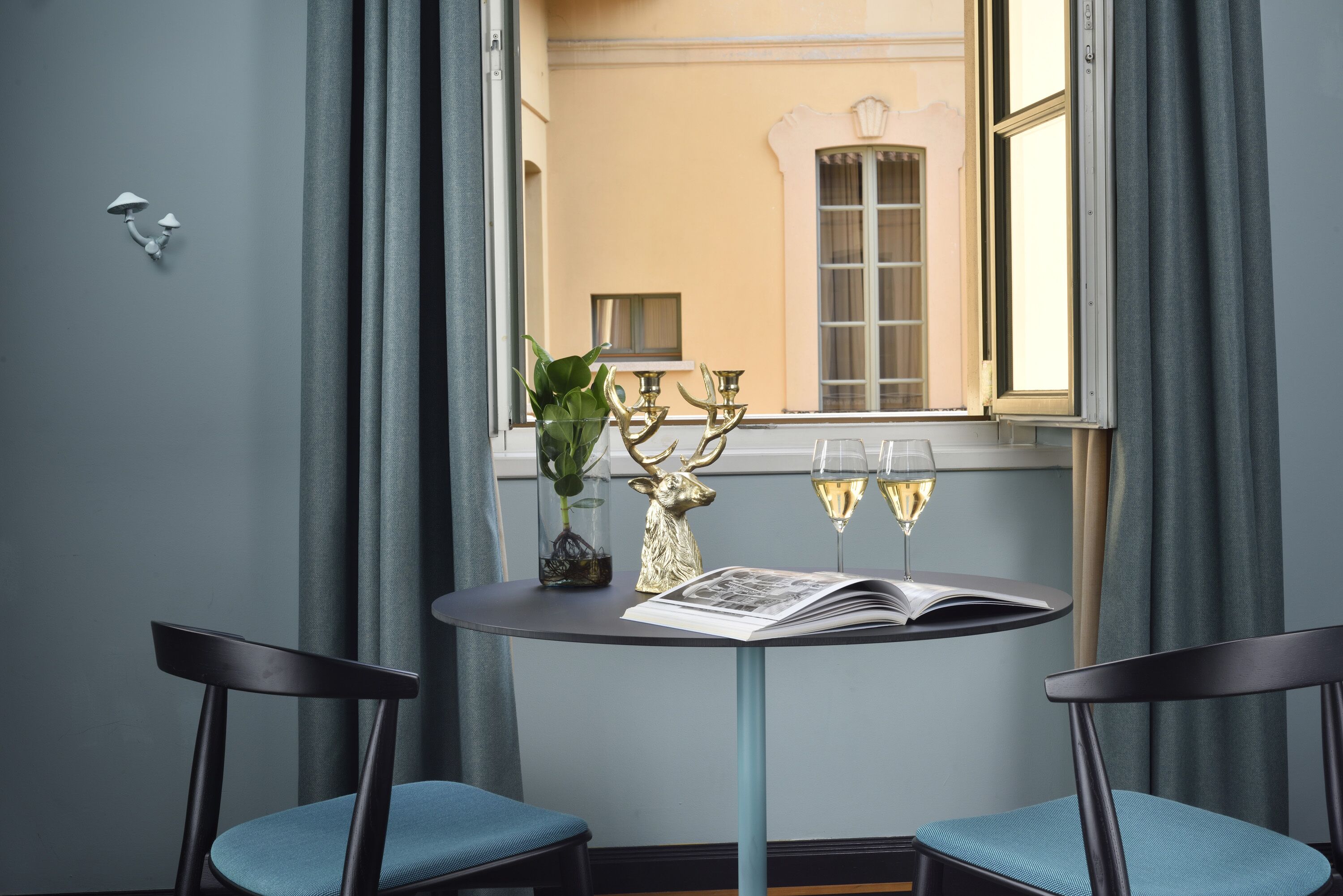 executive room | 1 bedroom, minibar, in-room safe, desk