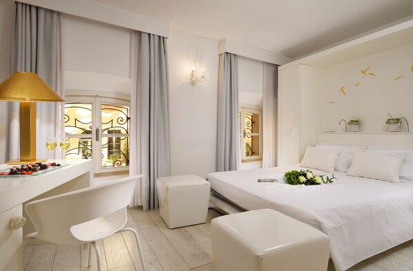 1 bedroom, minibar, in-room safe, desk