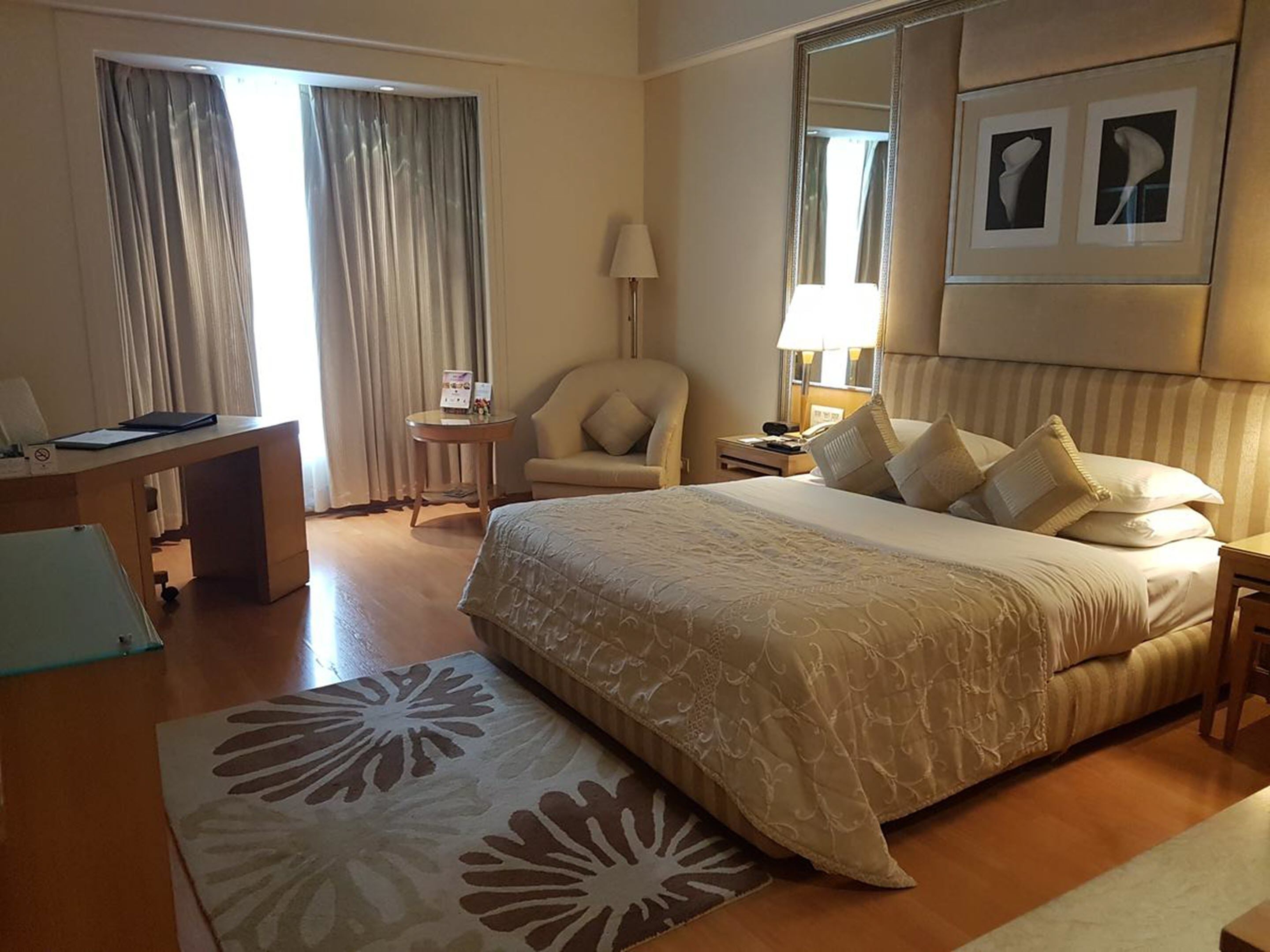 executive suite | 1 bedroom, minibar, in-room safe, individually furnished