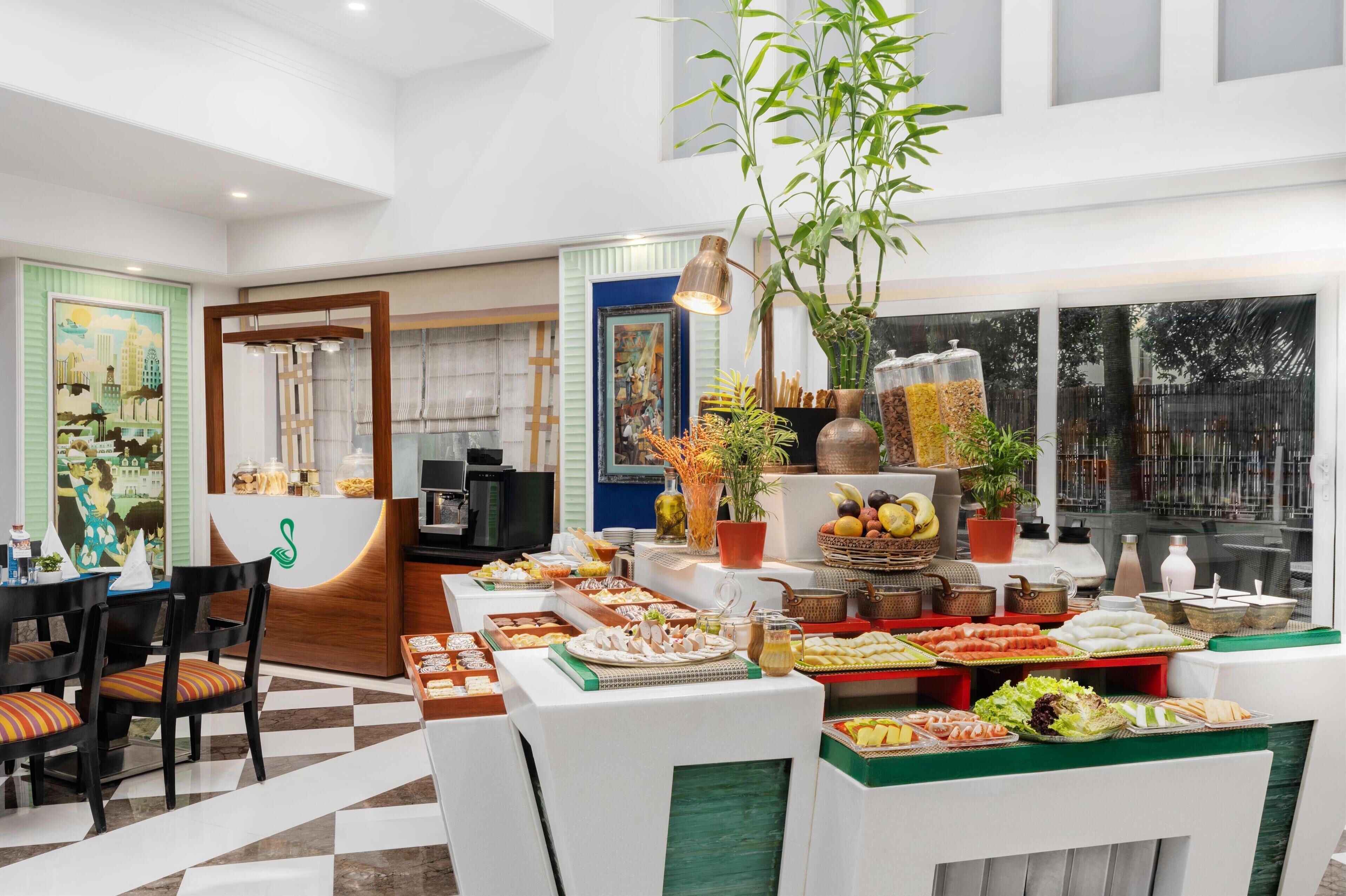 Daily buffet breakfast (INR 799 per person)