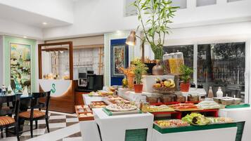 Daily buffet breakfast (INR 799 per person)