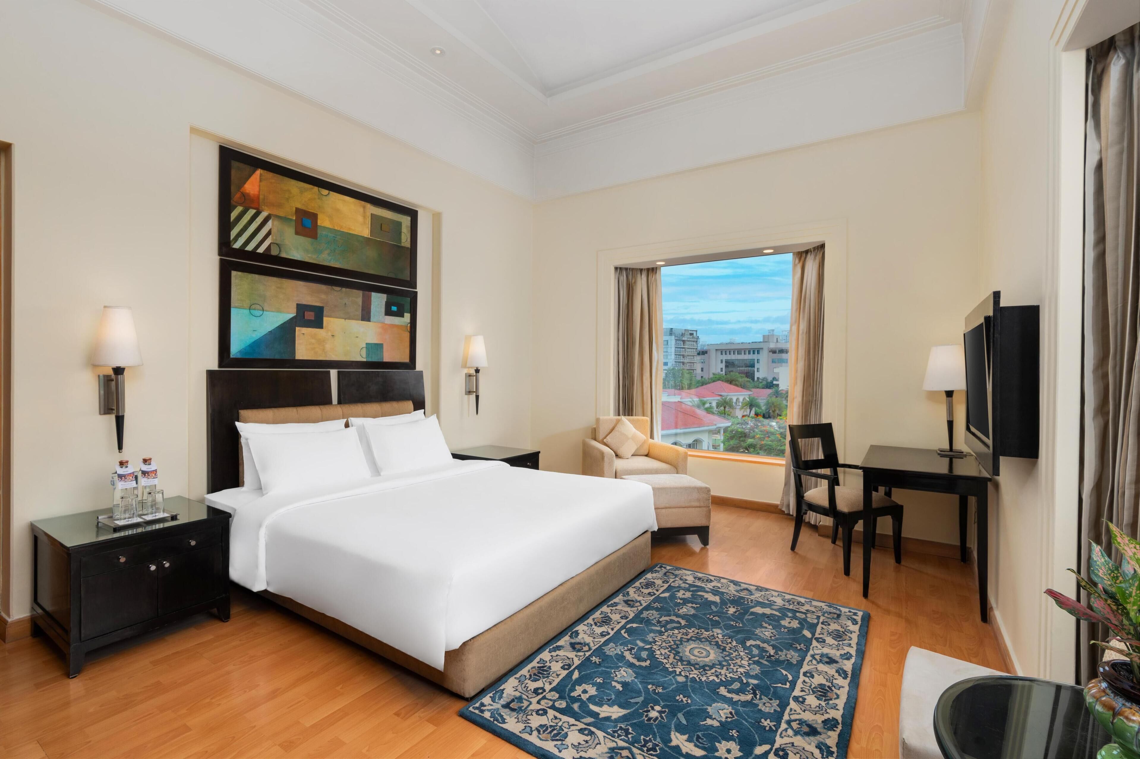 suite (1) | 1 bedroom, minibar, in-room safe, individually furnished