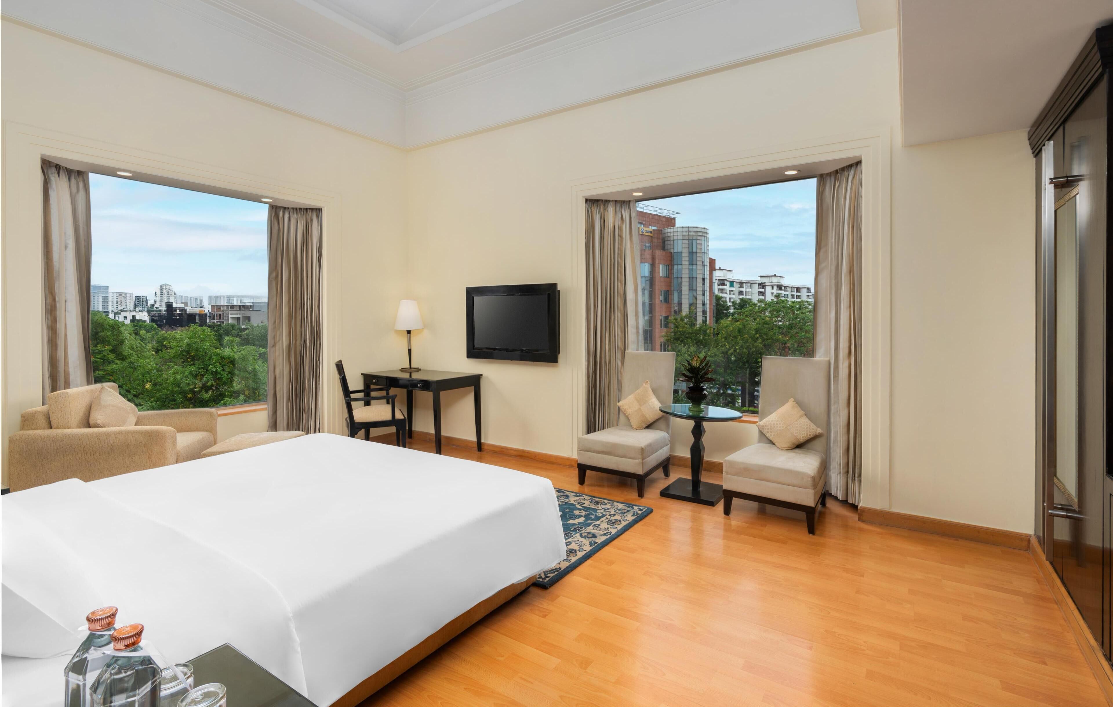 suite (1) | 1 bedroom, minibar, in-room safe, individually furnished