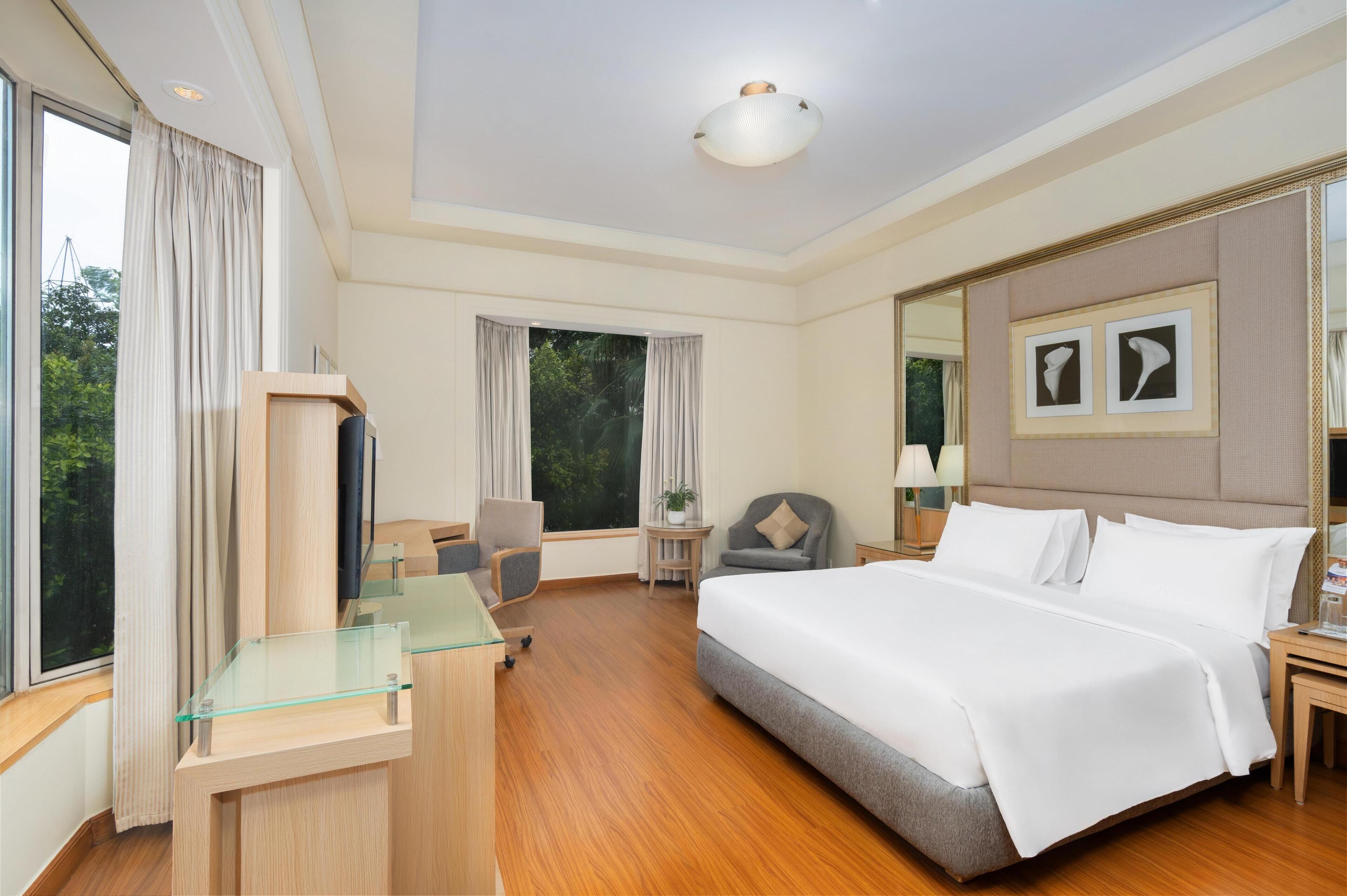 Minibar, in-room safe, individually furnished, desk