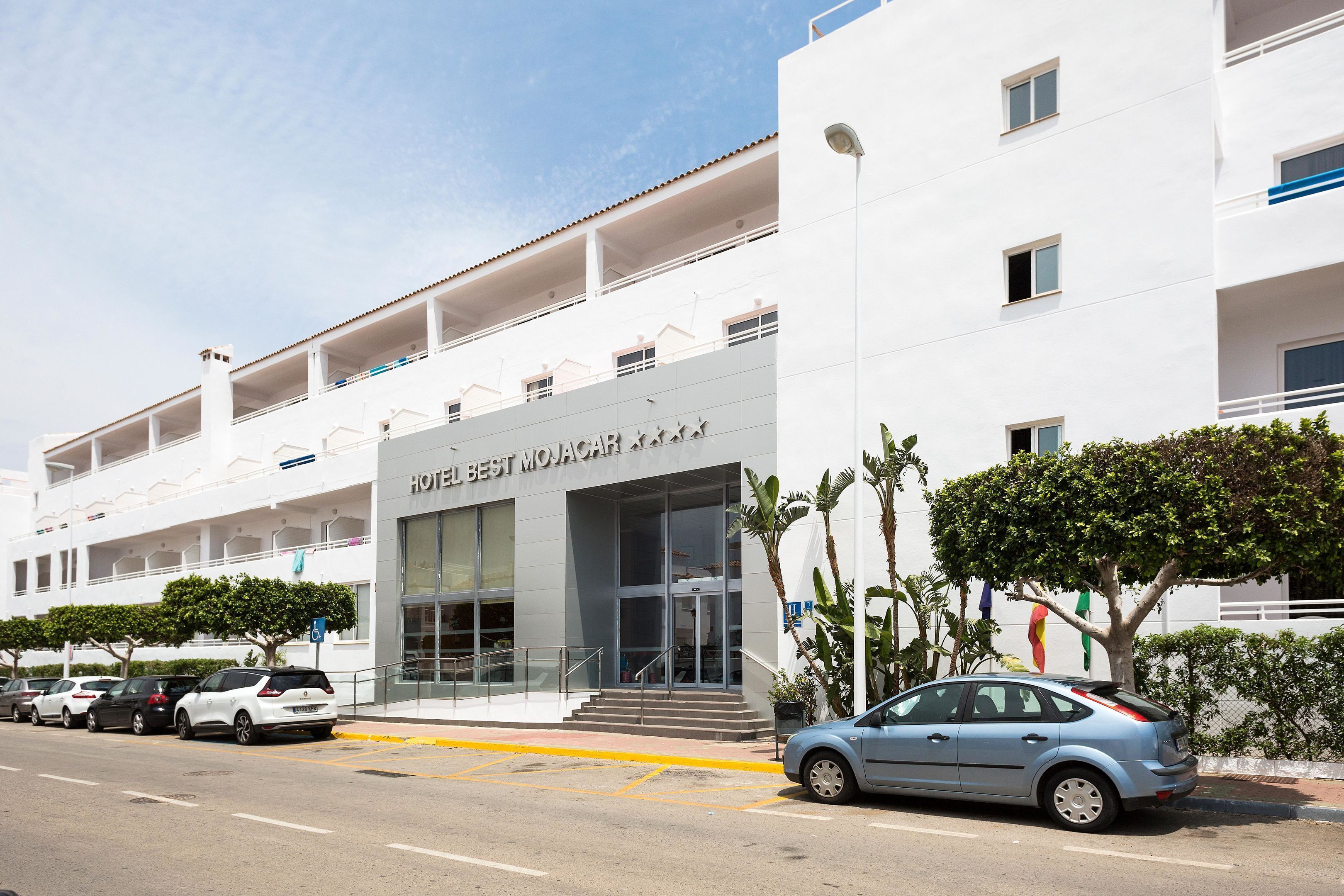 Entrada de la propiedad