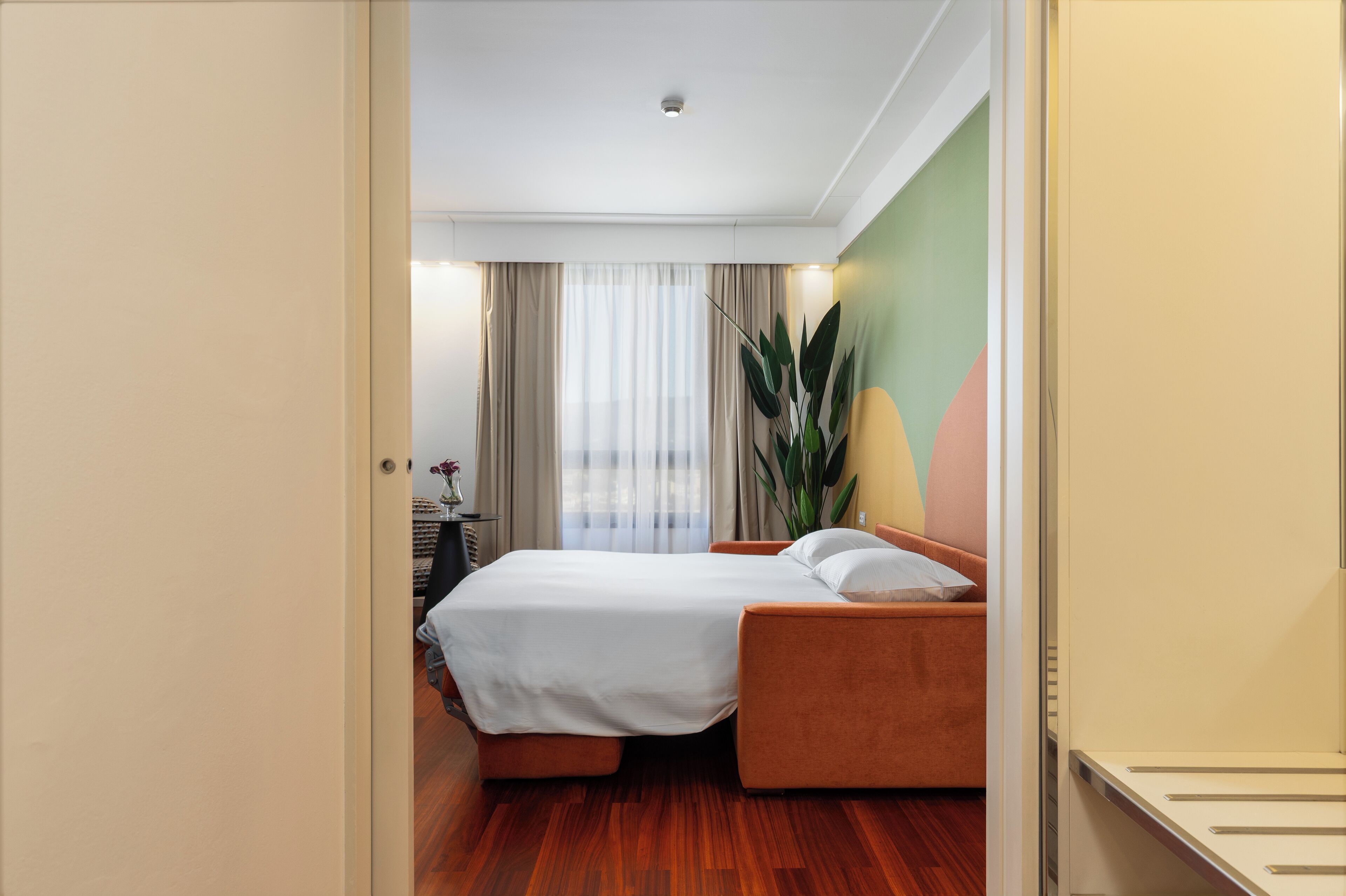 Juniorsvit - 1 kingsize-säng (Family) | Vardagsrum | Platt-tv