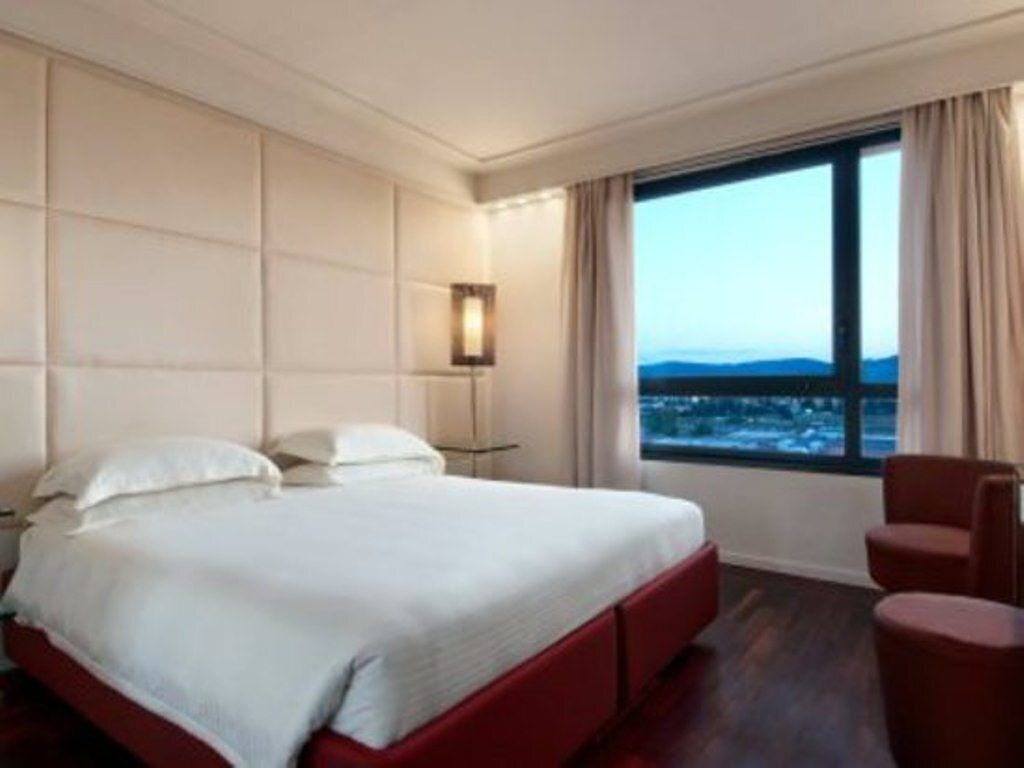 Minibar, in-room safe, desk, soundproofing